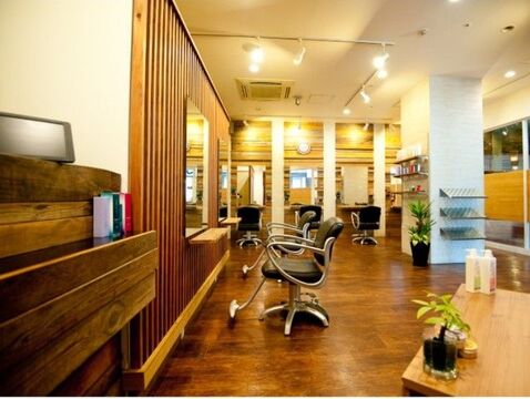 【JR西宮】≪完全週休2日制≫≪社会保険完備≫≪土日休み相談可能≫≪メンズサロン≫一人一人のライフスタイルに合わせた勤務が可能！マンツーマンでお客様にしっかり施術出来ますよ！スタッフ同士も仲が良く、アットホームなサロン！「M"mana" 西宮（マナ ニシノミヤ）」からスタイリスト（美容師）の求人★☆