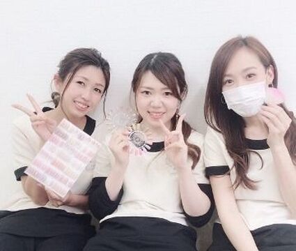 【南森町】アクセス良好!!!人間関係も良くのびのび働きやすい環境★店内はティファニーブルーのおしゃれでかわいい空間が魅力的♪プライベートとお仕事の両立で楽しくサロンワークArk nail&eyebeauty（アークネイルアンドアイビューティー）からネイリスト（ネイル）の求人★☆★
