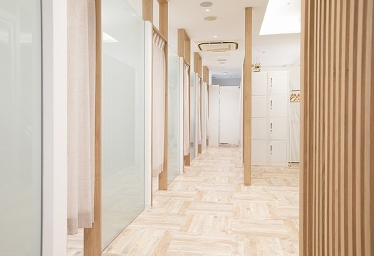 【矢場町】≪完全週休2日制≫≪実働7.5～8時間≫≪社会保険完備≫≪20時迄に退勤OK≫充実した福利厚生で安心して長く働ける環境！髪質改善に特化型サロン！「ヘアメディカルサロン名古屋（ヘアメディカルサロンナゴヤ）」からスタイリスト（美容師）の求人★☆