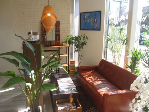 【金剛】≪日曜日お休み≫≪月8,9日休み≫≪平均退社20時≫家庭や自分の時間も大事に出来る環境です♪お客様とマンツーマンで関われる少人数制サロンarmario（アルマリオ）からスタイリスト（美容師）の求人★☆