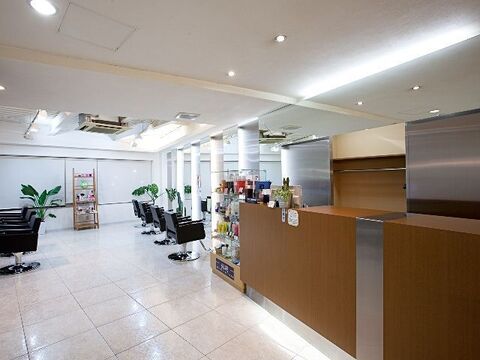 【石橋】アシスタントでも嬉しい手当あり♪レッスンもしっかり見てくれるので確実にスキルアップ出来る環境の少人数×アットホームなサロン“hair mode solare（ヘアー モード ソラーレ）”からアシスタント（美容師）の求人♪新卒生・通信生・未経験OK★☆