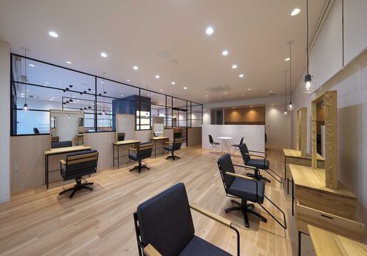 【大津京】≪月7000円でサロンの寮に住める≫≪月8日休み≫≪社会保険完備≫アイラッシュやネイル、着付けなども学べるトータルビューティーサロン！営業時間内レッスンで効率よく学べる環境が人気です！「TOP BEAUTY 大津京店（トップビューティーオオツキョウテン）」からアシスタント（美容師）の求人☆★