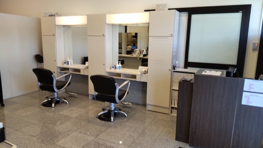 【大村】≪営業時間17時迄≫≪社会保険完備≫≪残業なし≫パート・アルバイト勤務の方多数在籍！地域密着型ヘアサロン「AVENUE 久原店(アベニュークバラテン)」からスタイリスト（美容師）の求人★☆