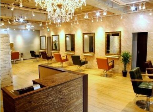 【蒲田】指名50%〜／フリー40%還元♪高還元率がスタッフからの人気の秘訣！プライベートも大事にできてしっかり稼げる委託サロンです！入客チャンスが多く月30万円以上稼ぐ事も出来ます！「DIAS（ディアス）」からスタイリスト（美容師）の求人☆★