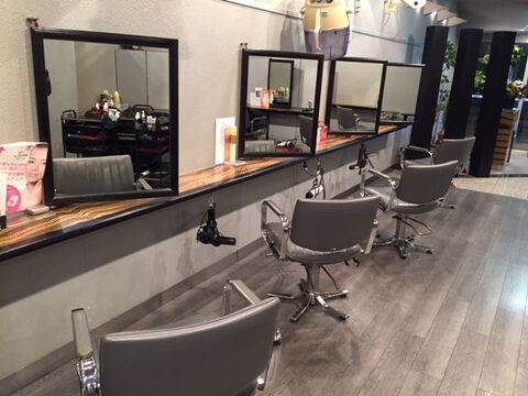 【芦屋】≪社会保険完備≫≪入客チャンスあり≫≪週半分早上がりDAY有≫髪質改善に特化！商業施設に入っている地域密着型サロン「フミ美容室（フミビヨウシツ）」からスタイリスト（美容師）☆☆