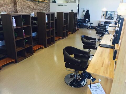 【三郎丸】≪社会保険完備≫≪週休2日≫勤続年数に対して基本給がUPするので安定して長くお仕事できます！退勤時間が早くプライベートも充実できるヘアサロン「HAPPYELL 入部店（ハピエルイリベテン）」からスタイリスト（美容師）の求人☆★