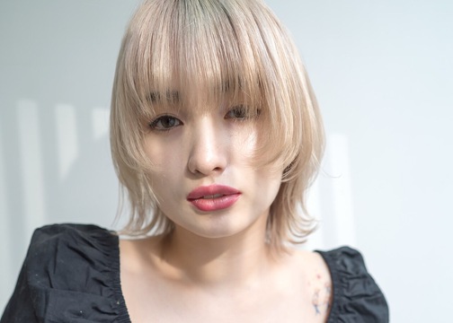 【二条城前】≪完全週休2日制≫≪社会保険完備≫≪営業時間内レッスン可能≫≪産休育休制度あり≫住宅手当あり！雑誌掲載多数！クリエイティブ活動に興味のある方は特に必見です！他のサロンにはない、デザインや感性を磨けますよ！楽しく働ける「femme（ファム）」からアシスタント（美容師）の求人★☆