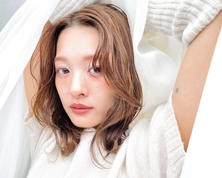 【三ノ宮】指名売上50％還元／フリー売上40％還元／フリー再来50%還元≫≪20時までに退勤OK≫≪平均月給40〜50万円以上≫≪全席個室≫マンツーマンでお客様にしっかり施術出来るサロン！一人一人のライフスタイルに合わせた勤務が可能！流行りのデザインなども積極的に取り入れているサロンです！「kamie（カミエ）」からスタイリスト（美容師）の求人☆★