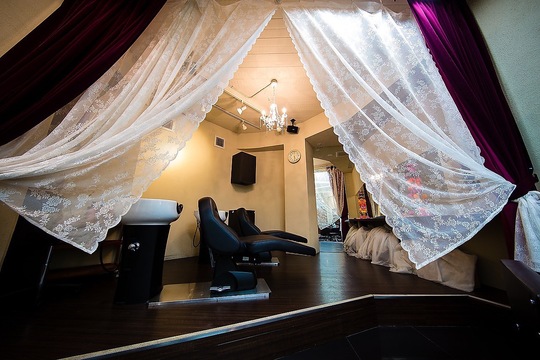 【池袋】≪2カ月でスタイリストデビュー≫≪高単価サロン≫≪土日休みOK≫髪質改善やヘッドスパのメニューにこだわったおしゃれサロン！スタッフの働きやすさを重視しているため自身のライフスタイルに合わせて、無理なく働くことができます！「misherry 池袋（ミシェリーイケブクロ）」からアシスタント（美容師）の求人★☆