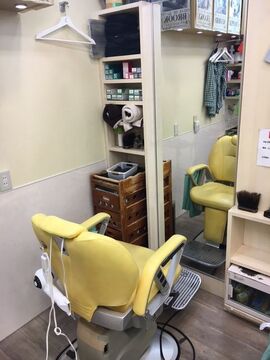 【三条大宮】≪見習いは1年で月給27万円を目指せる・技術者月給40万円以上も可能≫≪土日休みも応相談≫≪選べる月5～10日休み≫≪ほぼ毎日19時には退勤≫お客様へはおもてなし、スタッフさん同士は思いやり。愛想の良さが自慢、アットホームな理容室です！「samasama 三条大宮店（サマサマサンジョウオオミヤテン）」から理容師（理容室）の求人☆★