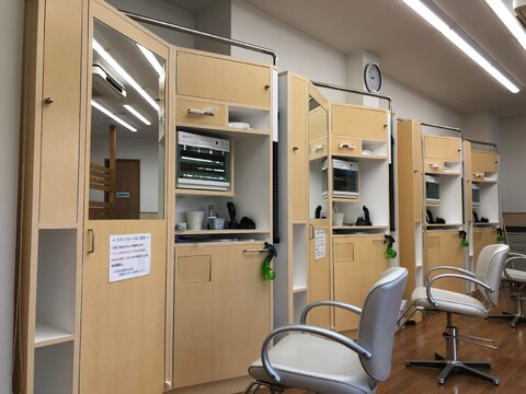 【京急久里浜】≪社会保険完備≫≪有給消化率100％≫≪営業後すぐに帰宅OK≫集客抜群！頑張っただけ稼げるカット専門サロン「SUCUT（スカット）」からスタイリスト（美容師）の求人★☆