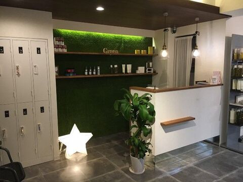 【西宮北口】≪面貸し≫≪完全自由出勤≫1人1席の少人数制なので、マンツーマンでじっくり施術できます！地域密着型のシェアサロン「Green（グリーン）」からスタイリスト（美容師）の求人☆★☆