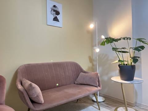 【長居】≪週2日、1日3時間～OK≫≪土日休み・連休OK≫≪ママさんの応募歓迎≫≪客単価10000円≫フェイシャル・脱毛を中心にお客様のお悩みを解決するサロン！予約がないときは中抜けができ、勤務日数などの相談も可能！自由な働き方ができます！「K-epi（ケーエピ）」からエステティシャンの求人☆☆