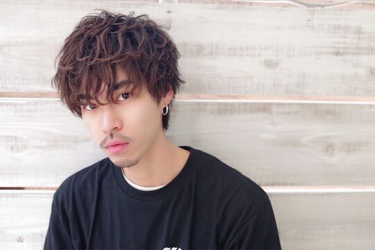 【中崎町】≪月給20万円≫≪営業時間内レッスンOK≫最短2年でデビュー可能！オーナーさんからマンツーマンで技術を学べる！流行りや最新の商材を数多く取り扱うトレンドサロン！「unbend（アンベンド）」からアシスタント（美容師）の求人☆★