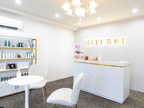 【九条】≪月給22万円〜≫≪社会保険完備≫≪ヘアーネイル自由≫小顔矯正のメニューが人気のアットホームなサロン「MITUREI 九条店（ミツレイクジョウテン）」からエステティシャンの求人★★