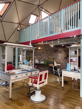 【印西牧の原】≪営業中レッスンOK・住宅手当あり・社会保険完備・営業時間18時まで・土日祝休みOK・推し活OK・週1日～、16時までの勤務OK≫最短2年でスタイリストデビュー可能！自分に合った働き方ができるサロン「marichi circus（マリーチサーカス）」からアシスタント（美容師）の求人☆★