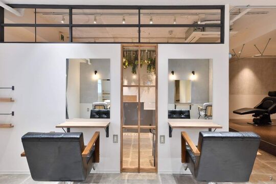 【鞍馬口】≪アシスタント業務のみやりたいママさん美容師も歓迎≫≪平均退社時間18:30≫≪月8日休み≫≪社会保険完備≫≪ウィッグ支給制度あり≫基本的に営業時間内レッスンが出来るので夜遅くまで残ることはありません！！女性スタッフが多数活躍する少人数制のプライベートサロン！「JILI.TA（ジリッタ）」からアシスタント（美容師）の求人☆★☆