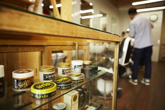 【古市】≪月給25万円〜≫≪完全週休2日制≫≪20時迄に退勤可能≫働きやすい環境のアットホームサロン♪連休も多く自分の時間もたっぷり持てますよ！“AKARI WORKS（アカリワークス）”からスタイリスト（理容師）の求人☆★