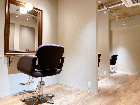 【大泉学園駅】≪対応できないメニューは相談可≫≪自由出勤制≫≪土日休み可能≫≪高単価≫好待遇のうえ、週1から働ける自由な出勤制度で自分のペースを崩さず働ける「pechika（ペチカ）」からスタイリスト（美容師）の求人☆★