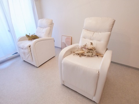 【中津】≪髪色、ネイル自由≫正社員・業務委託・パートから希望の勤務形態を選べます！入客した分、しっかり還元！経験の浅い方もしっかり指導しますので、安心してくださいね。「CALAN by plan（カランバイプラン）」からアイリスト（アイデザイナー・まつげエクステ）の求人★☆★