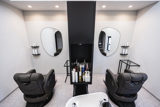 【加木屋中ノ池】◆完全週休2日制・社会保険完備・20時までに退勤可能・寮あり・着付けやメイクも学べる◆自主性を尊重したスタッフファーストなサロンです！無理なく働ける温かい雰囲気で、心身の負担も少ない！「and.I'sm（アンドアイズム）」からアシスタント（美容師）の求人★☆