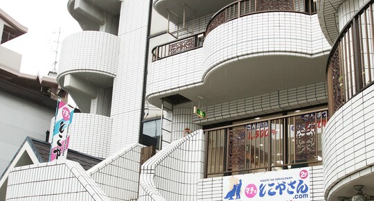【宇品三丁目】≪月給25万円〜≫≪社会保険完備≫≪GW休暇あり≫≪盆正月の休みあり≫仕事は助け合い！お店の雰囲気と人間関係も良いので中途の方も安心して働けます。大手のやり方に合わず悩んだ方におすすめの理容室「マチのとこやさん 宇品店（マチノトコヤサンウジナテン）」から理容師（理容室）の求人☆★