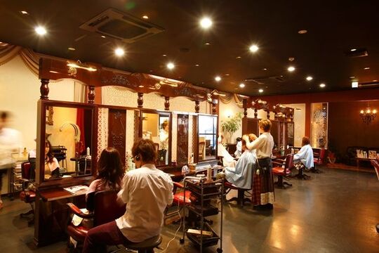 【田原本】実践で経験を積めるので、早期デビューが可能★サロンワークの他にも撮影やコンテストなど、様々なチャンスがいっぱい！LADY BUG 田原本店（レディーバグ タワラモトテン）からアシスタント（美容師）の求人☆★