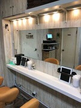 【ひばりヶ丘】◆残業は基本的になし・有給休暇あり・バースデー休暇あり◆幅広い年齢層のスタイリストが活躍中！美容師の悩みである手荒れも、手袋着用のため心配いりません！カラーカット専門店 aluf（カラーカットセンモンテンアルフ）からスタイリスト（美容師）の求人★☆