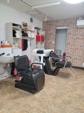 【雑賀町】パートアルバイトのアシスタントさん募集！≪年齢不問≫≪日曜定休≫≪16時までの勤務OK≫≪夏季冬季休暇あり≫地元のお客様に愛される美容室！「ジョリ美容室（ジョリビヨウシツ）」からアシスタント（美容師）の求人☆☆