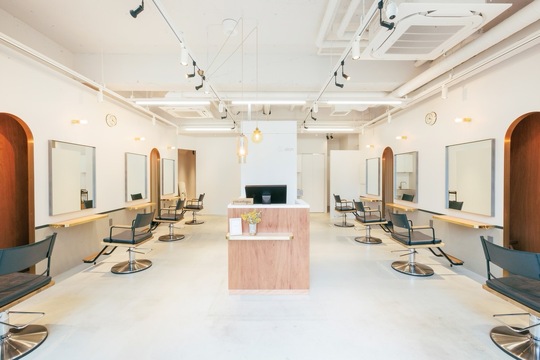 【五反田】≪完全週休2日制≫≪産休育休あり≫≪社会保険完備≫月給25万円スタート！万全の福利厚生面！安心して働ける環境です！「alon hair&make（アロンヘアアンドメイク）」からスタイリスト（美容師）の求人★☆★