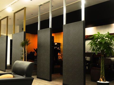 【阪急茨木市】≪完全自由シフト制≫≪最低保証給あり≫≪マンツーマン入客≫月50万円以上の報酬も目指せます！働きやすい環境、自分のライフスタイルに合わせられるのでプライベートも充実。そんな理想の働き方ができるサロン“IDEAL（イデアル）”からスタイリスト（美容師）の求人☆★