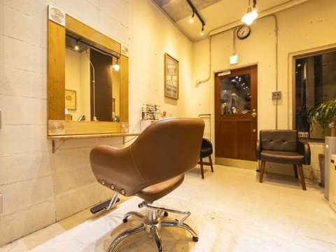 【上新庄】≪時給1200円～≫≪営業時間は10時〜17時まで≫≪社員雇用あり≫≪週3日からの勤務可能≫≪土日どちらか休みOK≫興味があればまつエクやまつ毛パーマ、アイブロウも学べる！アシスタント業務のみしたいママさん美容師も歓迎！16時までの時短勤務OK！時間の融通が利くので働きやすい個室サロン！「hair make FeeL（ヘアメイクフィール）」からアシスタント（美容師）の求人☆★☆