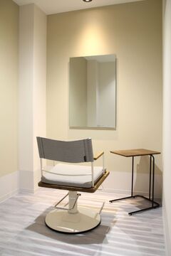 【なんば】≪社会保険完備≫≪週休2日or3日制≫≪20時までには退勤可能≫完全予約制の女性専用サロン！お休みをしっかりとりながら、安定して稼げます♪働きやすい環境なので長く仕事を続けられますよ！Dears 難波（ディアーズナンバ）からスタイリスト（美容師）の求人☆☆