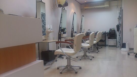 【守口市駅】≪社会保険完備≫美容師としても人としても魅力のある人材に成長できる環境！こだわりのカット技法、縮毛矯正に各地からお客様が来られるサロンENERGY（エナジー）からスタイリスト（美容師）の求人☆★