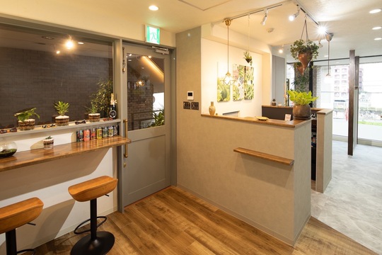 【徳力】≪営業時間19時迄・新規入客チャンスあり・ヘッドスパあり≫新しい技術も接客的に取り入れ、多くのお客様と関わります！！トリートメント・ショートカットを推していく「SPiRA beauty design&spa（スピラビューティーデザインアンドスパ）」からスタイリスト（美容師）の求人★☆★