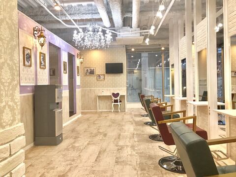 【JR奈良駅】■フリー売上40％還元／指名売上45〜55％還元■フルタイムで30万円以上の月収はもちろん！週1日〜の勤務・土日のお休み・時短勤務など相談可能で、プライベートも重視できちゃう！委託サロンの経験がない方でも働きやすいAngelica JR奈良駅前店（アンジェリカジェイアールナラエキマエテン）からスタイリストの求人☆★