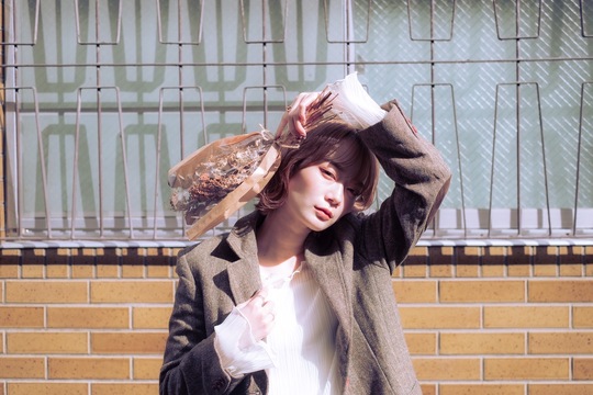 【梅田】≪スタイリストデビューまで半年≫≪実働8時間／休憩1時間≫≪ウィッグ代＆モデル集め費用負担あり≫≪客層20代メイン≫≪営業時間内レッスン≫お客様を担当するやりがいを早い段階で味わえます！ハイトーンやブリーチなどのカラーが人気！20代を中心に支持されるサロン「GRAN Lucia（グランルシア）」からアシスタント（美容師）の求人★☆