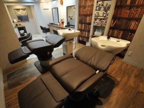 【等持院】≪業務委託or正社員≫≪土日祝休みOK≫ゆったりとした時間枠で入客できるオシャレサロン！1人1人のお客様に向き合って入客することができます！「calm home hair（カームホームヘアー）」からスタイリスト（美容師）の求人☆★