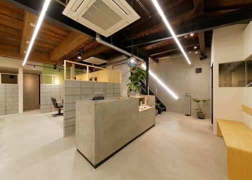 【高槻駅】≪月8日休み≫≪社会保険完備≫≪日曜休みあり≫顧客を増やしていけるノウハウも学べる！希望があればまつエクや着付けも学べる環境！技術だけでなく提案力や知識がしっかり身につけられるサロン！「True place（トゥループレイス）」からスタイリスト（美容師）の求人☆★