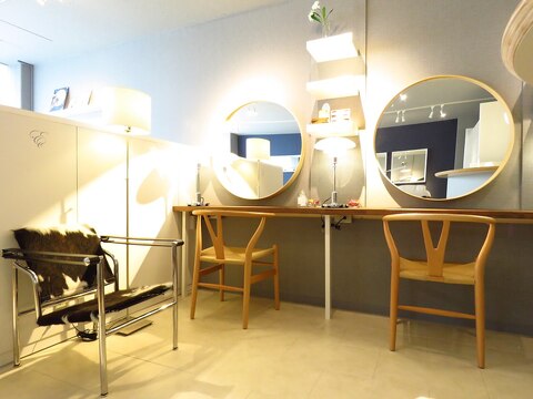 【辛島町駅】≪配属店舗で研修実施・営業中のレッスンOK・月休8日・社会保険完備・未経験OK・指名料還元あり≫レッスンは営業時間内かつ配属店舗にて実施！アイブロウなど新しい技術も積極的に導入しています！お客様にしっかり向き合いたい方へオススメのアイラッシュサロン「eyelashterior COCO（アイラッシュテリアココ）」からアイリスト（まつげエクステ・まつげパーマ・アイブロウ）の求人☆☆