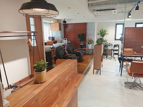 【四ツ橋】≪面貸し募集／売上60〜65％還元≫≪材料費、光熱費サロン負担≫≪完全自由出勤≫自身の顧客を担当し高い報酬を獲得出来るサロン◎流行りの薬剤も豊富！！キッズスペース完備！DEJI 北堀江（デジキタホリエ）からスタイリスト（美容師）の求人☆★