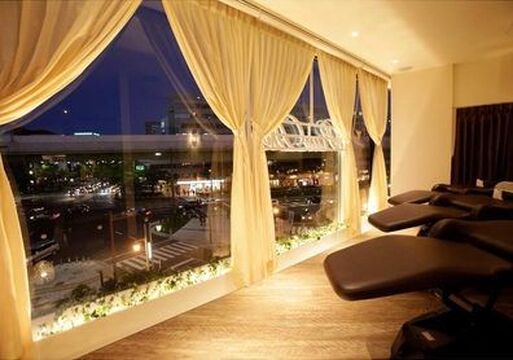 【名古屋駅】≪最低保障あり≫≪安心のサポート体制≫入客チャンスありなのでガッツリ稼ぎたい方にも、マイペースに稼ぎたい方にもオススメ！月収50万円オーバーも狙える！「Rue D’or 名駅（リュドールメイエキ）」からスタイリスト（美容師）の求人☆★