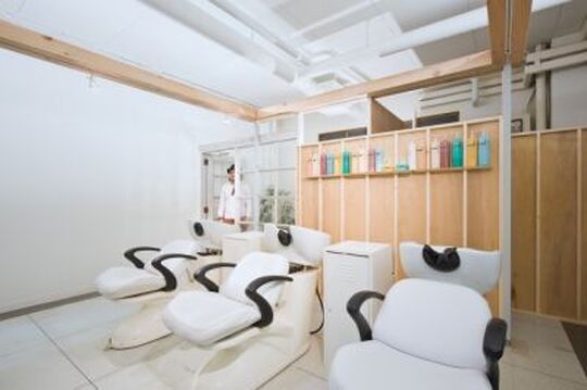 【堀江】パートアシスタント募集中！スタッフ1人1人の個性を大事にしていくお店です。技術の幅を広げて、活躍していきましょう！「carre hair（キャレヘアー）」からアシスタント（美容師）の求人☆★☆