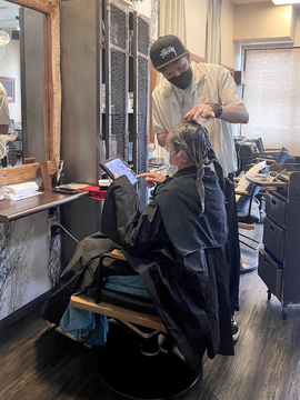 【桜木町】≪確定申告補助あり≫ ≪選べる働き方≫≪ブランクがある方も安心のサポートあり≫≪ママさんの応募も歓迎！≫優しいスタッフとあたたかな雰囲気のサロンで、落ち着いて働ける！「Flower（フラワー）」からスタイリスト（美容師）の求人☆☆