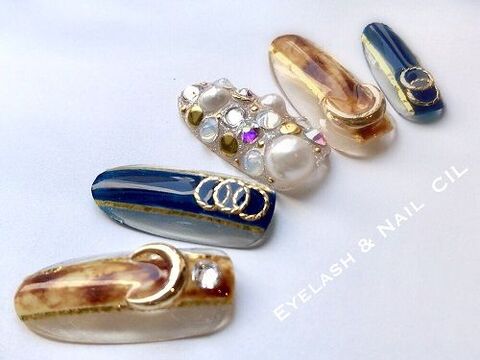 【本町】完全週休2日制で休日出勤や残業も無し！オンオフ切り替えて働ける環境が魅力的です！「CIL（シル）」からアイリスト（アイデザイナー・まつ毛エクステ）の求人☆☆