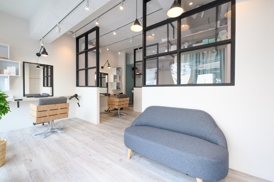 【北品川】◆店長候補歓迎◆完全週休3日制も選べる・社会保険完備・ママさん美容師歓迎◆髪質改善と縮毛矯正をウリにした、高単価・高リピートサロン！様々な働き方でキャリアパスが叶う「ao（アオ）」からスタイリスト（美容師）の求人☆★