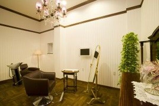 【相生山】≪好待遇≪社会保険完備≫≪しっかりとした教育体制≫安心して永く美容師として働けるサロン“Grand Beauty B’s緑店（グランドビューティービーズミドリテン）”からアシスタント（美容師）の求人☆★