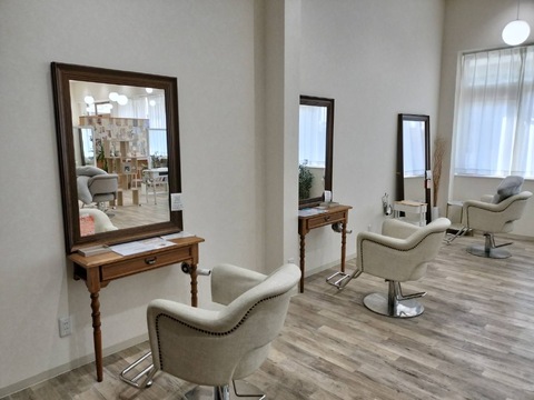 【中島】◆完全週休2日制・社会保険完備・19時までに退勤可能◆一般企業と遜色ない、安心の福利厚生！強制をさせないサロンワークスタイルで体力面も安心！集客力もバツグンのサロンです！「SIRIUS by.ART（シリウスバイアート）」からスタイリスト（美容師）の求人★☆