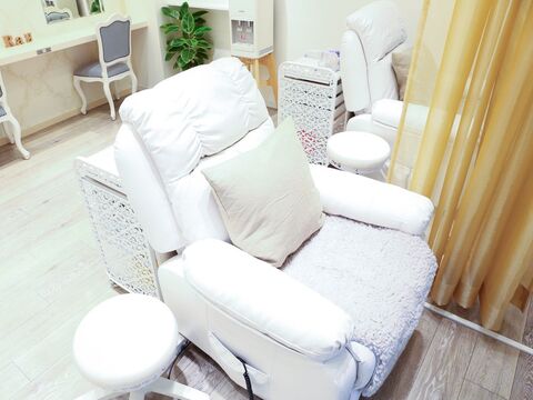 【八潮駅】≪完全週休2日制≫≪残業なしでの勤務可能≫≪未経験歓迎≫≪産休育休実績あり≪社会保険完備≫働きやすさ重視！プライベートも確保しながら確実なスキルアップが目指せる！「Ray Eyelash Salon 八潮店（レイアイラッシュサロンヤシオテン）」からアイリスト（まつげエクステ・まつげパーマ・アイブロウ）の求人☆☆