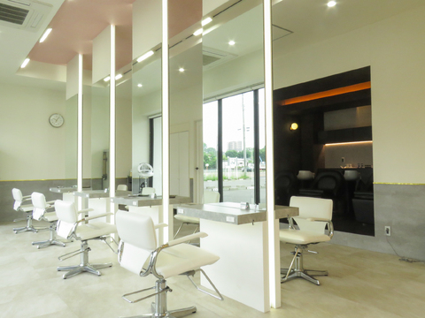 【須賀川駅】◆土日の休み取得可能・車バイク通勤OK・集客力バッチリ◆教育体制が整っており、着実なスキルアップを図れます。平均2年でスタイリストへデビューが可能macaron 須賀川店（マカロンスカガワテン）からアシスタント（美容師）の求人★☆